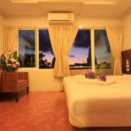 Good Nice 2 Guesthouse Patong Екстериор снимка