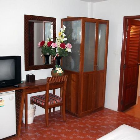 Good Nice 2 Guesthouse Patong Екстериор снимка
