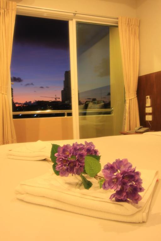 Good Nice 2 Guesthouse Patong Екстериор снимка