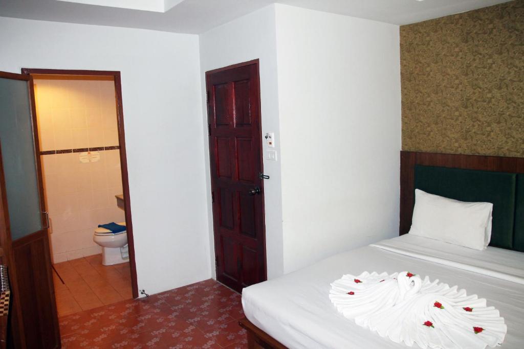Good Nice 2 Guesthouse Patong Стая снимка