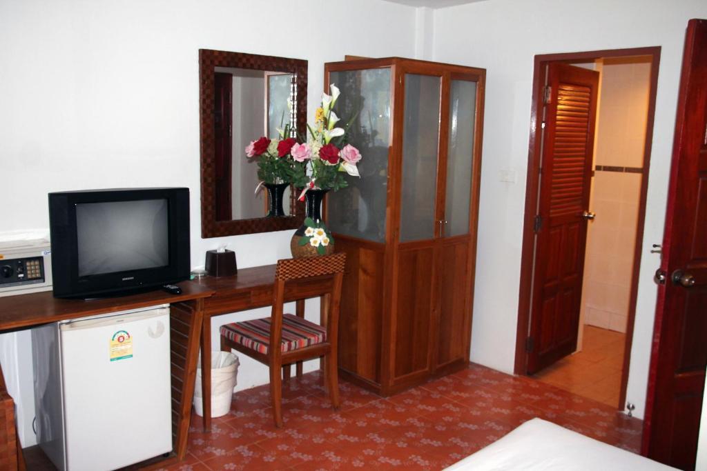 Good Nice 2 Guesthouse Patong Екстериор снимка