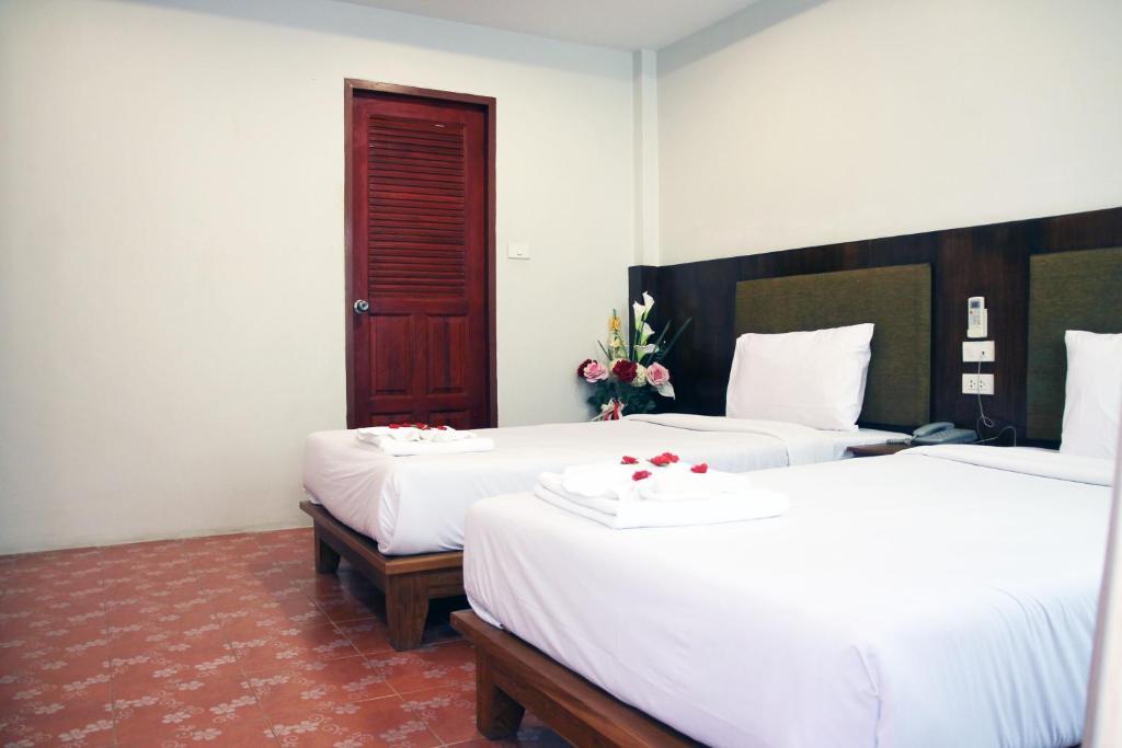 Good Nice 2 Guesthouse Patong Екстериор снимка