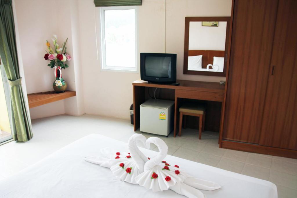 Good Nice 2 Guesthouse Patong Екстериор снимка
