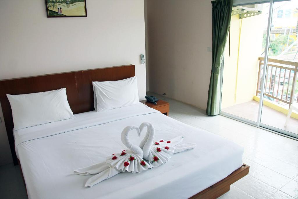 Good Nice 2 Guesthouse Patong Екстериор снимка