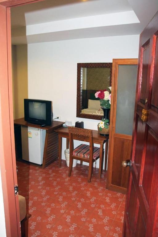 Good Nice 2 Guesthouse Patong Екстериор снимка