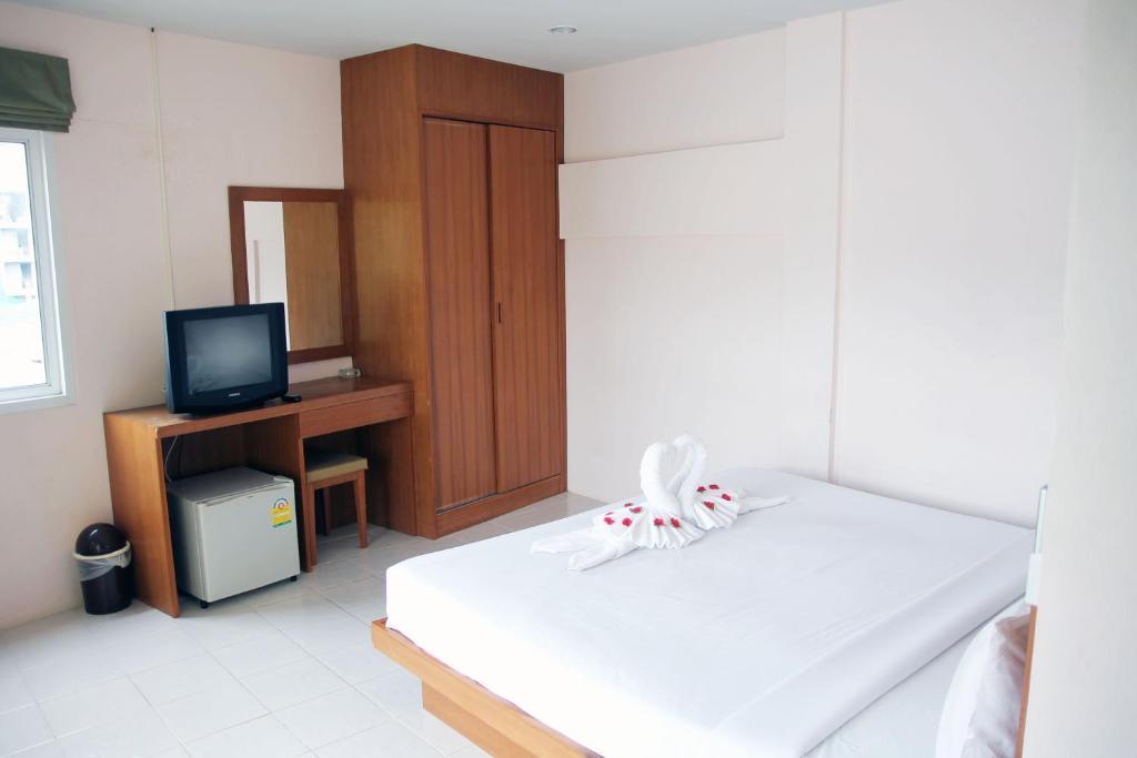 Good Nice 2 Guesthouse Patong Екстериор снимка
