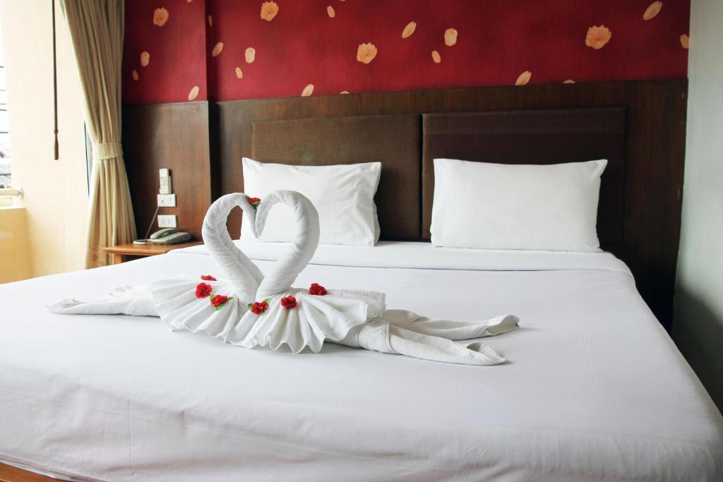 Good Nice 2 Guesthouse Patong Екстериор снимка