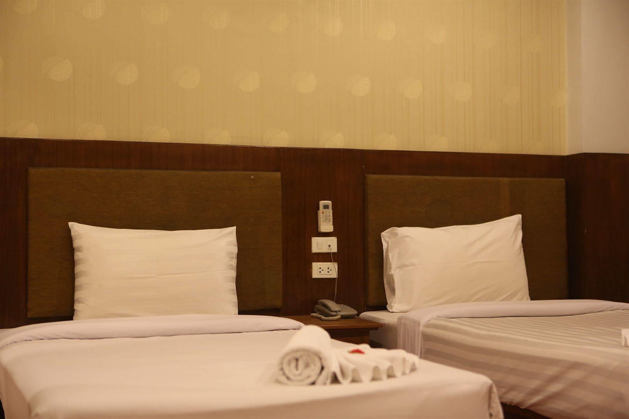 Good Nice 2 Guesthouse Patong Екстериор снимка
